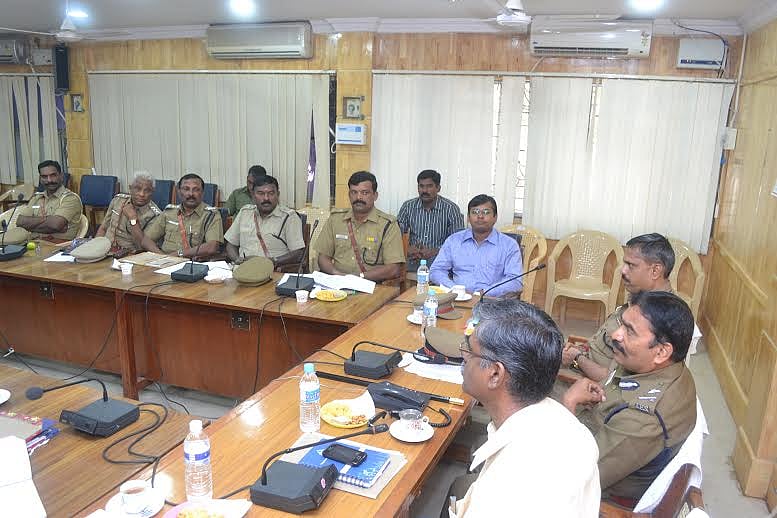 அகதிகள் முகாம்களில் சந்தேகப்படும் நபர்களின் நடமாட்டம் இருந்தால் தகவல் கூற கடலோர பாதுகாப்பு படை  அறிவுறுத்தல்