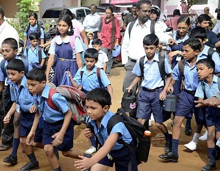 பள்ளி மாணவர்களின் பாதுகாப்பை உறுதி செய்க : தலைமை ஆசிரியர்களுக்கு அறிவுரை