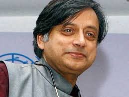 காங்கிரஸ் தலைவா் போட்டியில் இருந்து பின்வாங்கப் போவதில்லை: சசிதரூர் எம்.பி