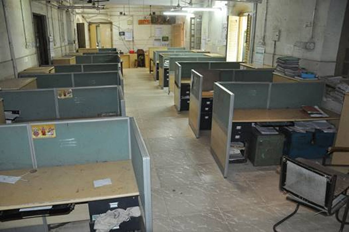 தற்செயல் சிறுவிடுப்பு போராட்டம்: வெறிச்சோடிய சிதம்பரம் வட்டாட்சியர் அலுவலகம்