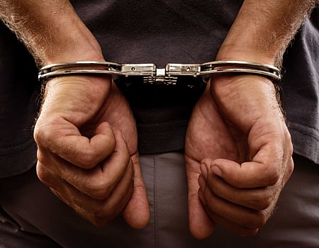 இந்த நாளில் அன்று (24.06.1965)தப்பி ஓடிய காவற்கைதியை போலீஸார் 6 மைல் துரத்திப் பிடித்தனர் - போகிற போக்கில் பல பொருள்களை அவன் திருடிச் சென்றானாம்...