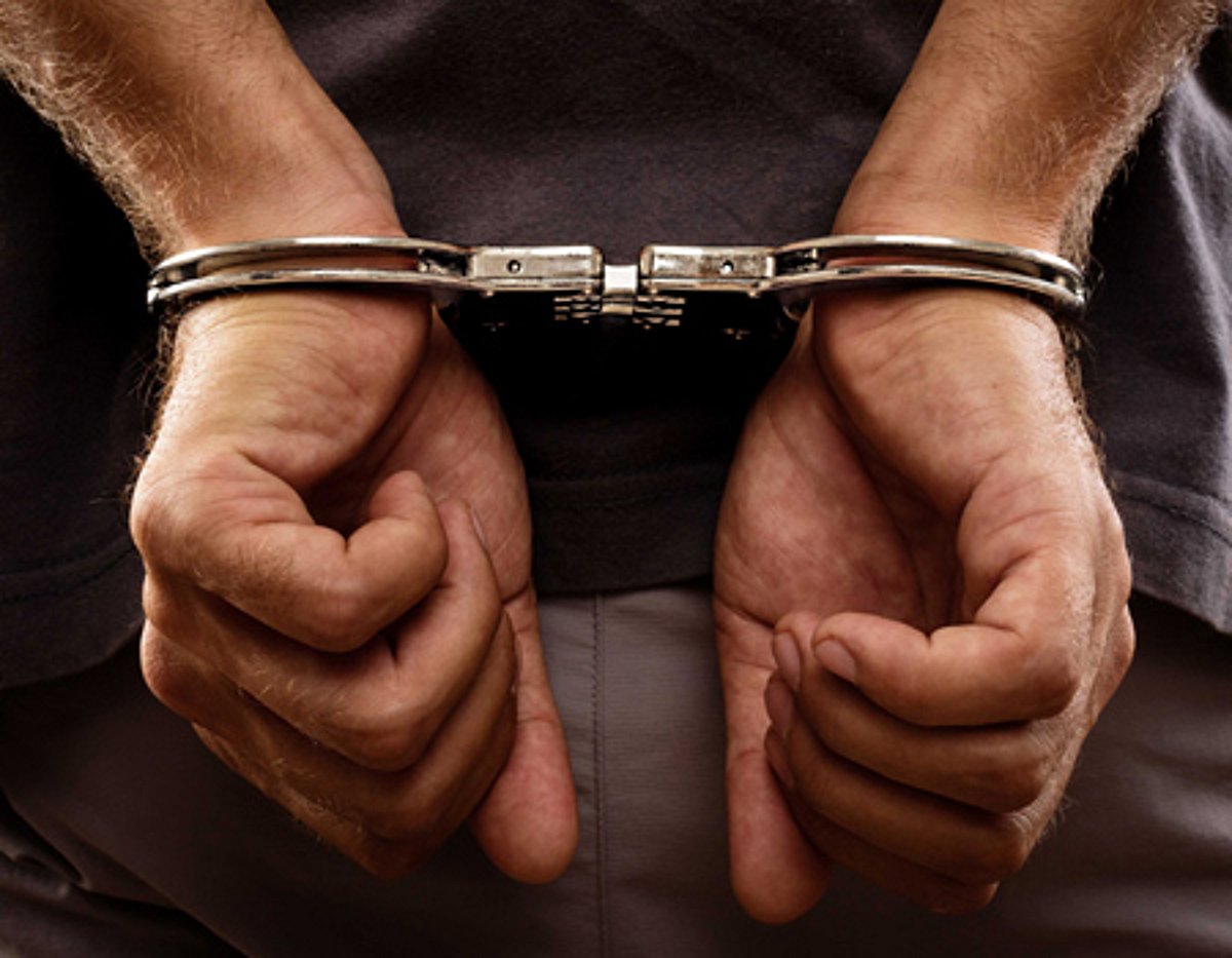 இந்த நாளில் அன்று (24.06.1965)தப்பி ஓடிய காவற்கைதியை போலீஸார் 6 மைல் துரத்திப் பிடித்தனர் - போகிற போக்கில் பல பொருள்களை அவன் திருடிச் சென்றானாம்...