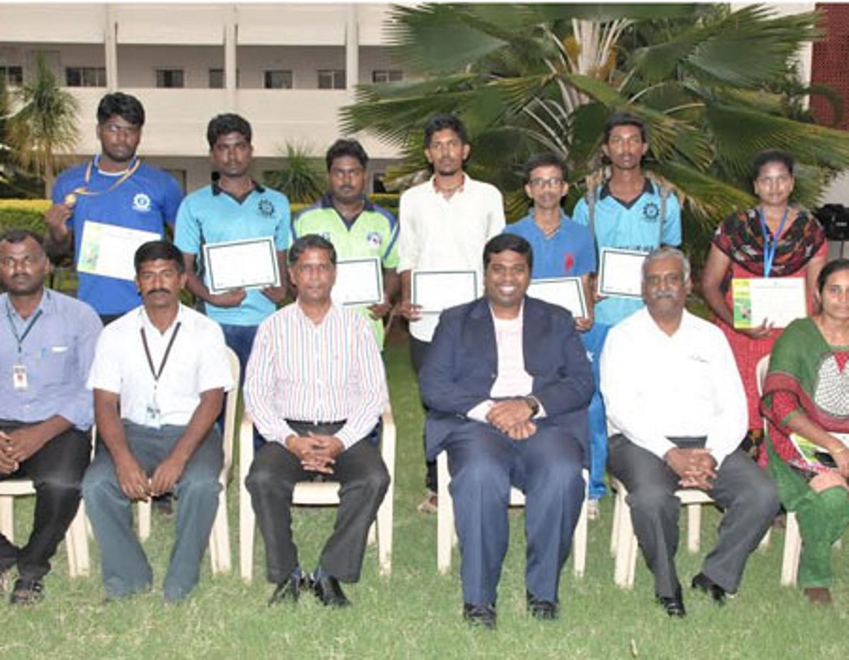 மாநில ஜூடோ போட்டி: கலசலிங்கம் மாணவ மாணவியர் 2-ம் இடம்