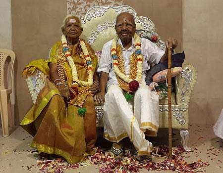 விருதுநகரில் 100-வது பிறந்த நாளை குடும்பத்துடன் கொண்டாடிய முதியவர்