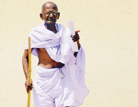 கலாம் நினைவிடத்திற்கு வந்த காந்தித் தாத்தா!