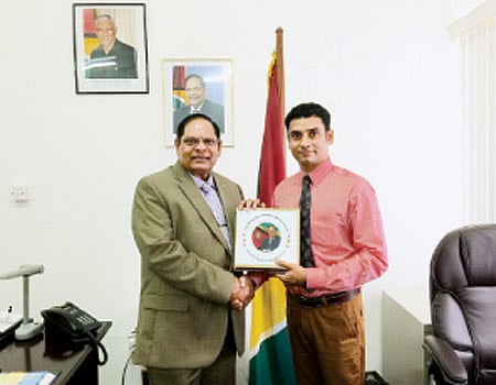 தமிழ் தெரியாத ஏக்கத்தில் கயானா பிரதமர்!