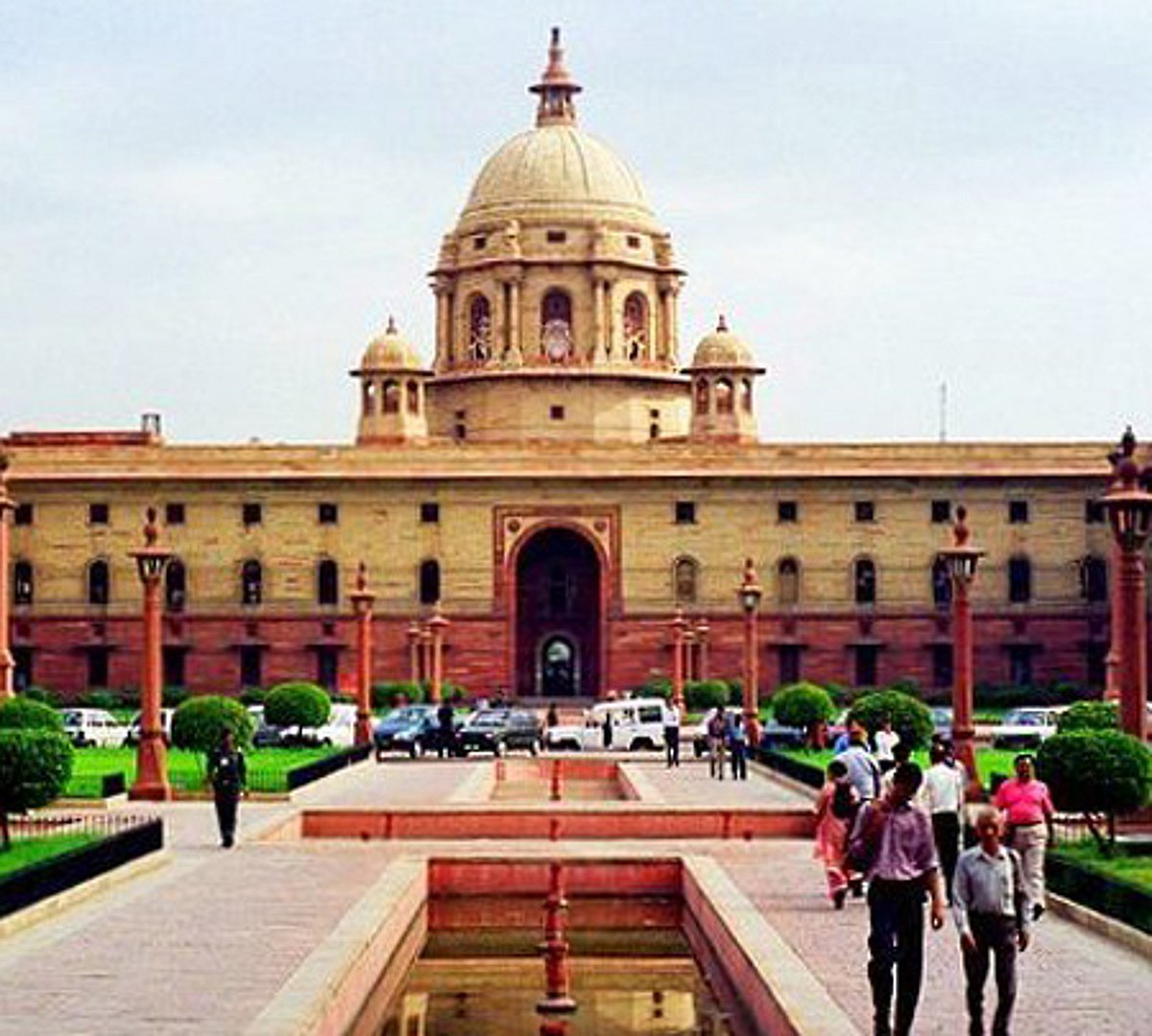 நீதிபதிகள் நியமன விவகாரம்: அரசுக்கும் நீதிமன்றத்துக்கும் மோதல் முற்றுகிறது