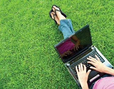 இணைய வெளியினிலே! 