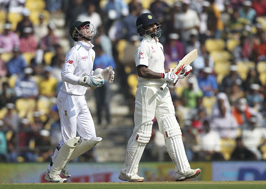 3-வது டெஸ்ட்: இந்தியா 215; தெ.ஆ. 11/2