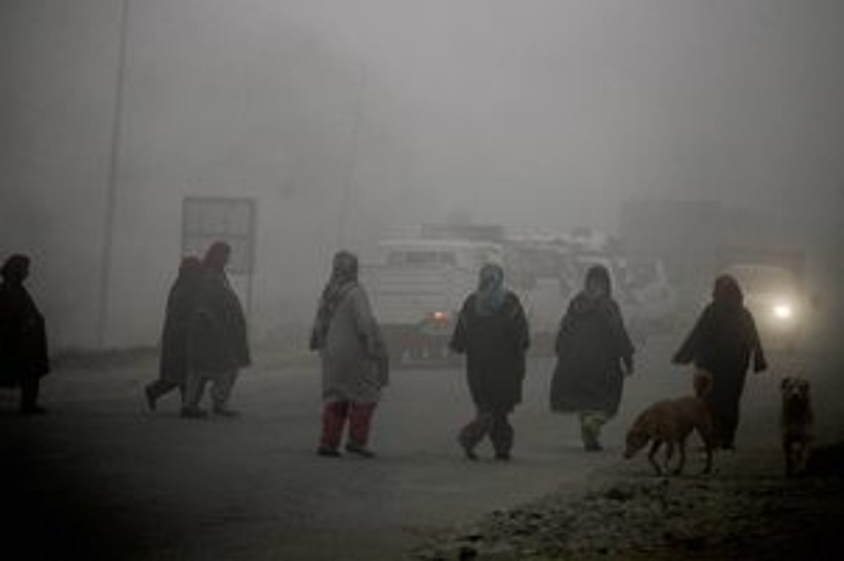 காஷ்மீரில் ராணுவ முகாமுக்குள் நுழைந்த 3 பயங்கரவாதிகள் சுட்டுக் கொலை