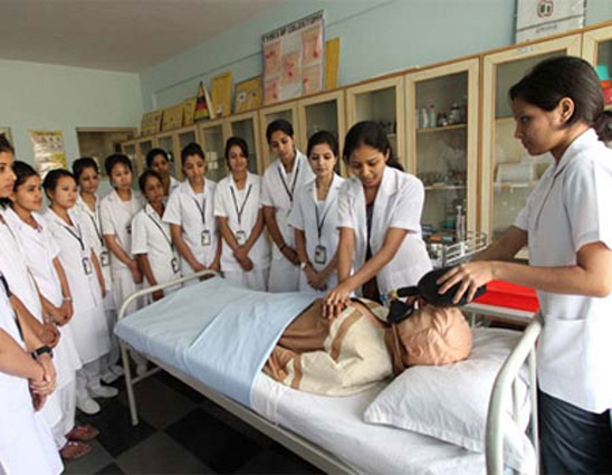 இந்திய ராணுவத்தில் டிப்ளமோ, டிகிரி செவிலியர் படிப்புடன் பணி