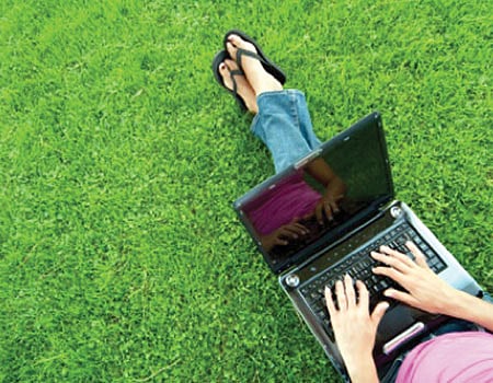 இணைய வெளியினிலே! 