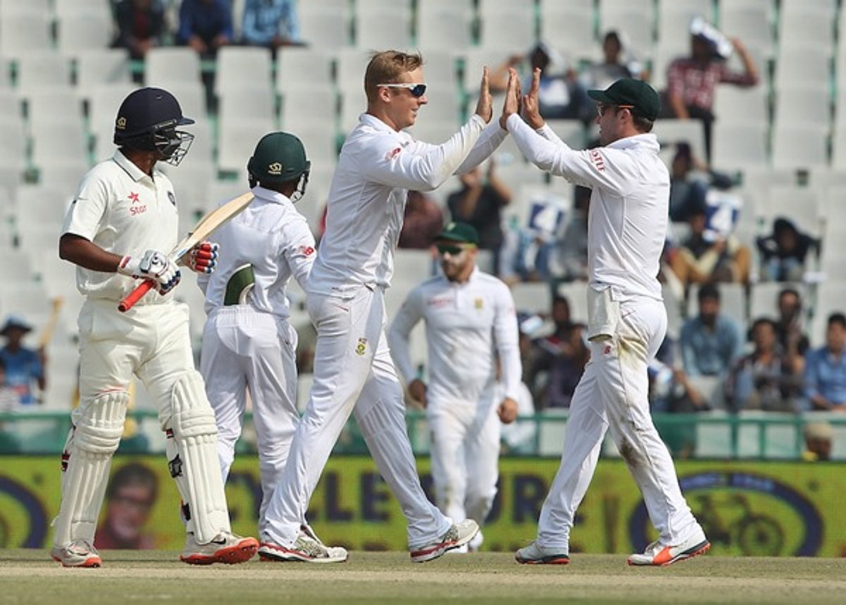 மொஹாலி டெஸ்ட்: தாஹிர், ஹார்மர் அசத்தல்! தென் ஆப்பிரிக்காவுக்கு 218 ரன்கள் இலக்கு!