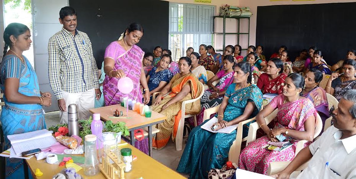 தொடக்க நிலை ஆசிரியர்களுக்கான அறிவியல் சோதனைகள் குறித்த பயிற்சி