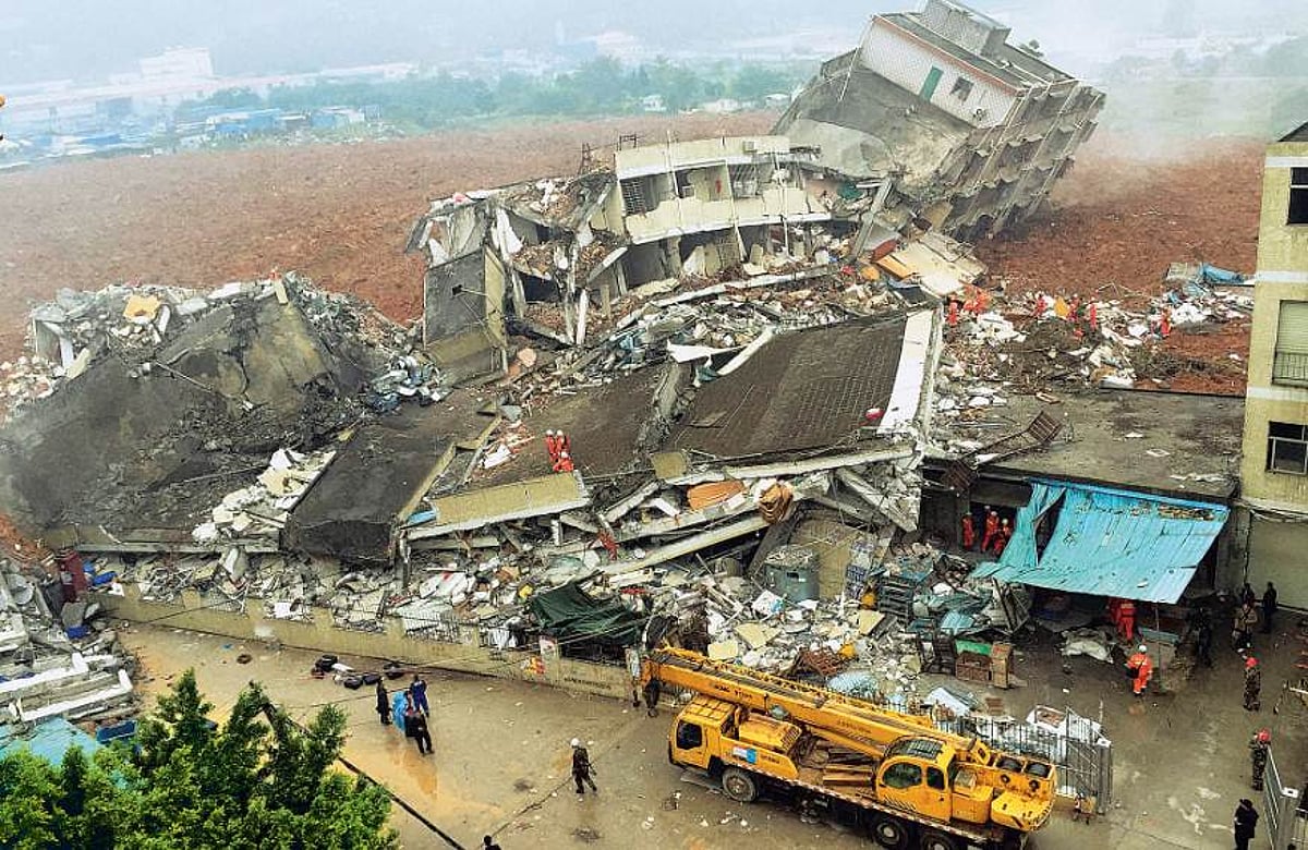 சீன நிலச்சரிவு: 60 மணி நேரத்துக்குப் பிறகு ஒருவர் உயிரோடு மீட்கப்பட்ட அதிசயம்