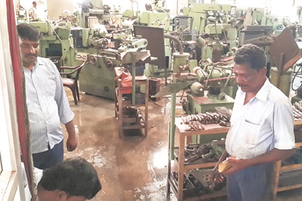 ஊதியம் கொடுக்க முடியாமல் திணறும் தொழிற்சாலைகள்:அம்பத்தூர் சிட்கோ தொழிற்பேட்டை