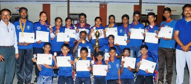 தேசிய வில்வித்தைப் போட்டிகளில் மயிலாடுதுறை மாணவர்களுக்கு பதக்கங்கள்