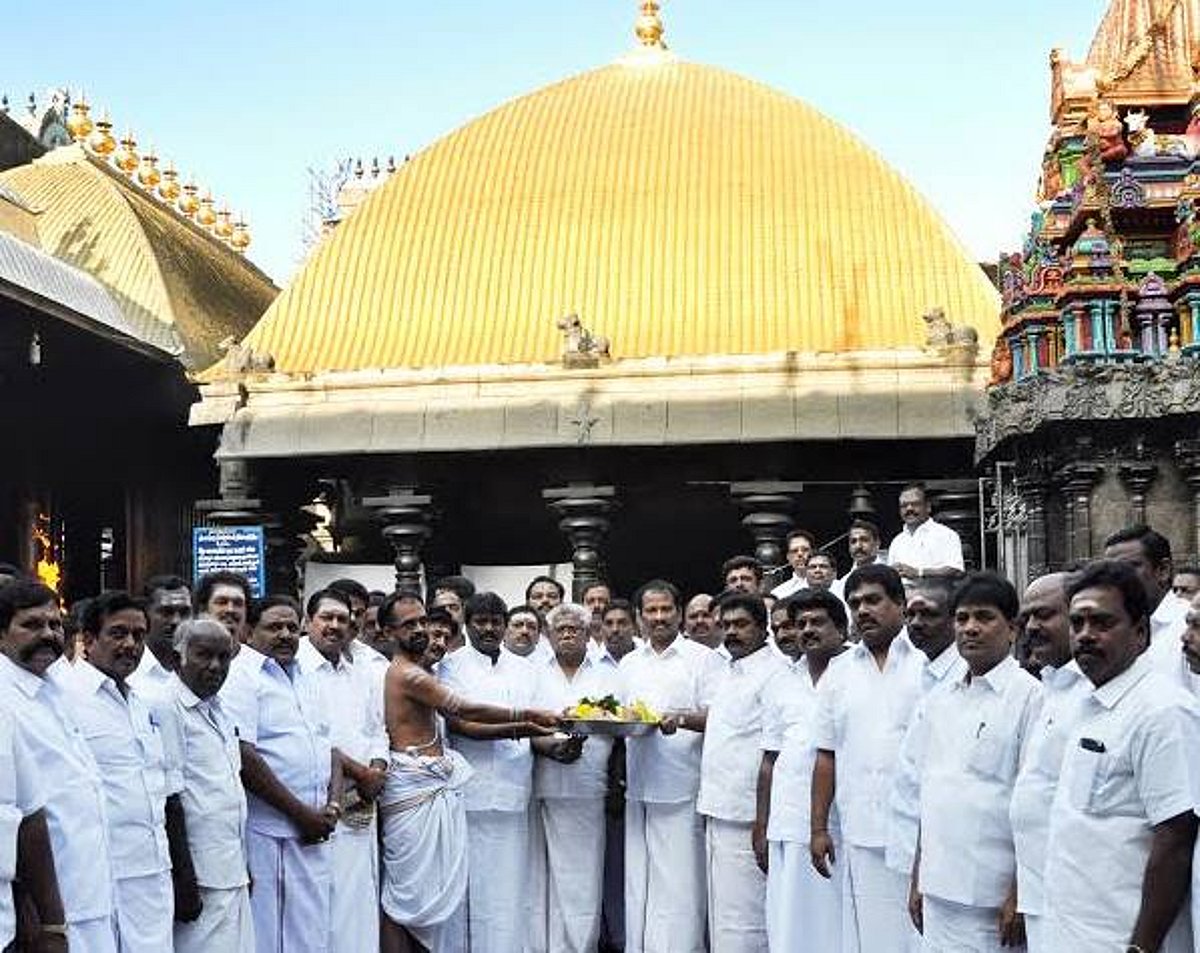 ஜெயலலிதா பிறந்தநாள் விழா: சிதம்பரம் நடராஜர் கோயிலில் சிறப்பு வழிபாடு