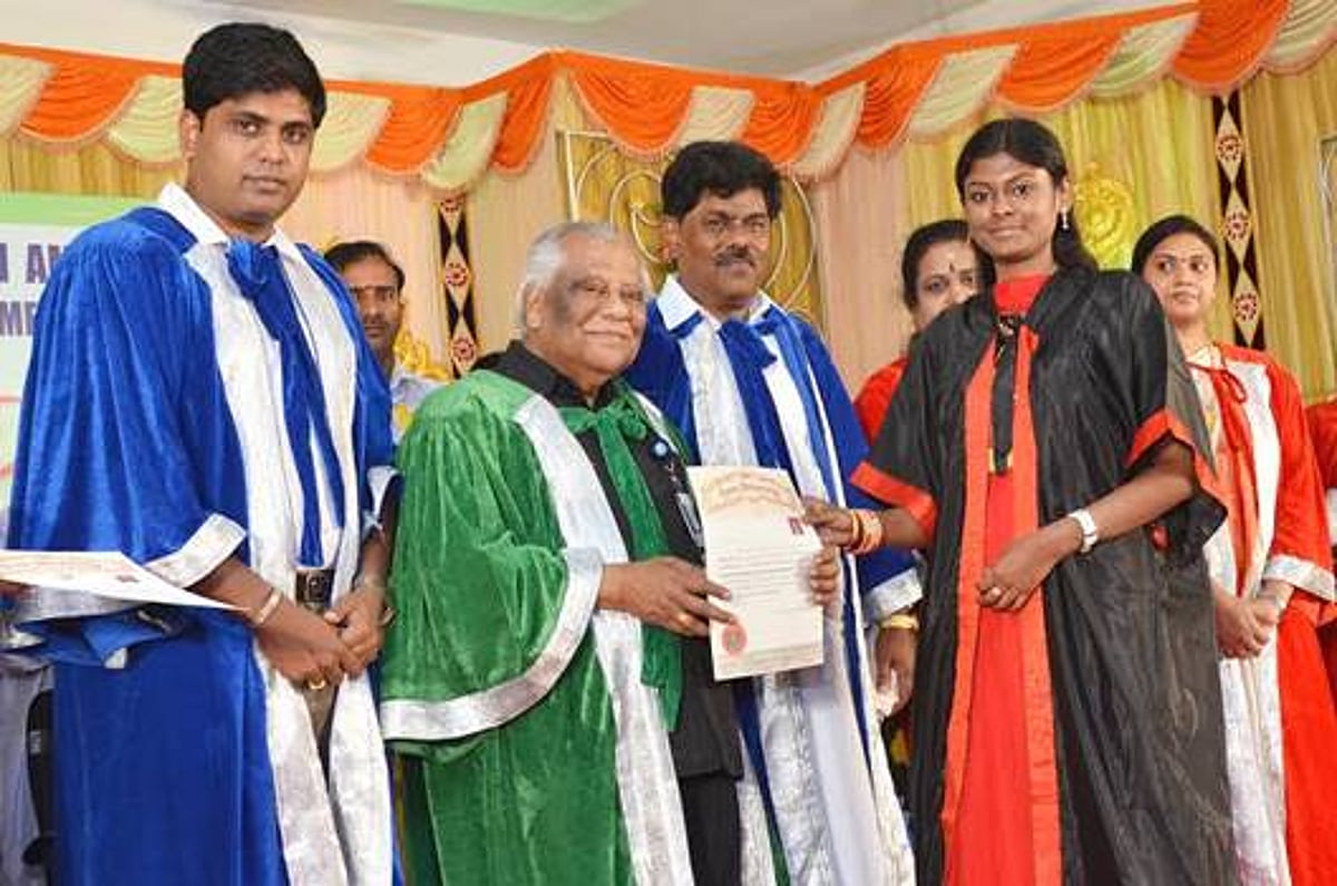 பெண்கள் பொருளாதாரத்தில் முன்னேற்றம் அடைந்தால் நாட்டின் பொருளாதாரம் எளிதில் முன்னேறும்: ஏ.கே.பட்டாபிராமன்