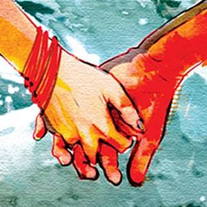 மகாராஷ்டிரம்: ஒரே ஆண் நண்பருக்காக அடித்துக் கொண்ட இரு இளம் பெண்கள்