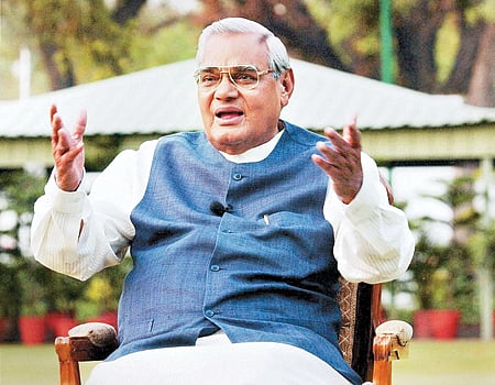 இந்த நாளில் அன்று(02.08.2005)பி.எஸ்.என்.எல்-க்கு வாஜபேயி கட்டண பாக்கி