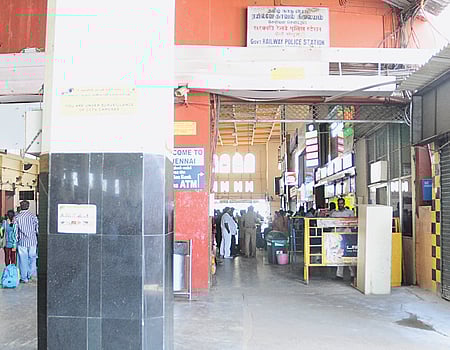 சென்னை சென்ட்ரலில் 4 ஆண்டுகளாக மூடப்பட்டிருக்கும் மருந்தகம்