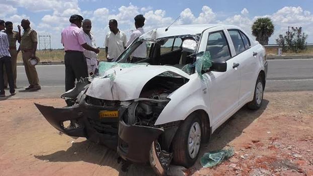 விருதுநகர் அருகே வாகன விபத்தில் ஒருவர் சாவு: 3 பேர் படுகாயம்