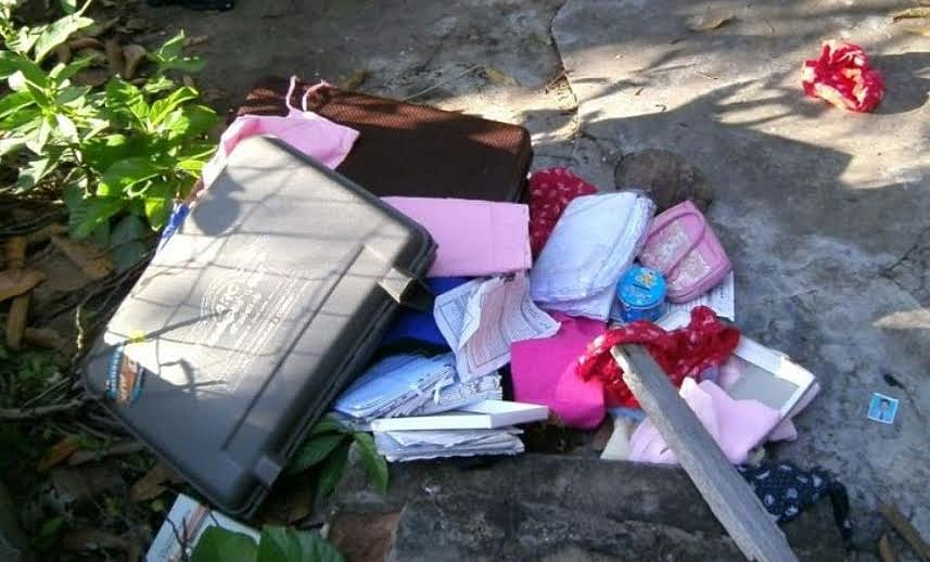 பொறையாறு அருகே வீட்டின் கதவை உடைத்து 40 பவுன் நகை, பணம் திருட்டு 