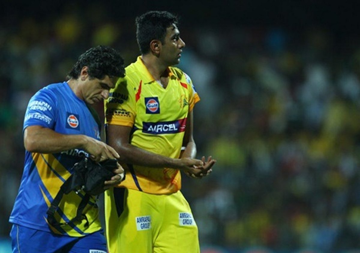 அஸ்வின் நடுவிரலில் காயம். சிஎஸ்கேவுக்குப் புது சிக்கல்!