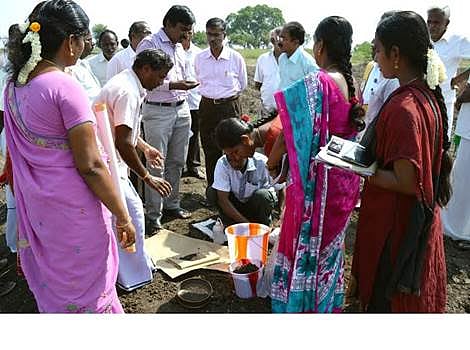 விருதுநகர் அருகே வேளாண்மைத்துறை சார்பில் மண்வள அட்டை இயக்க தொடக்க விழா