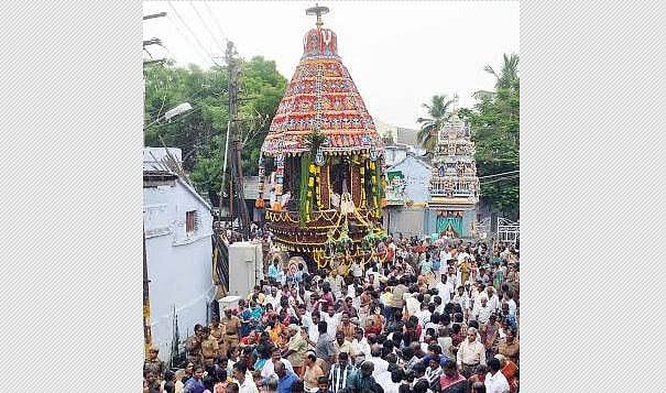 நெல்லை வரதராஜபெருமாள் கோயில் சித்திரைத் தேரோட்டம்