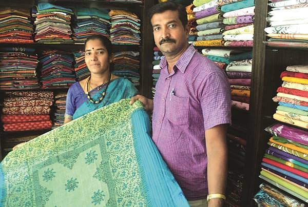 ஆடைகளில் 