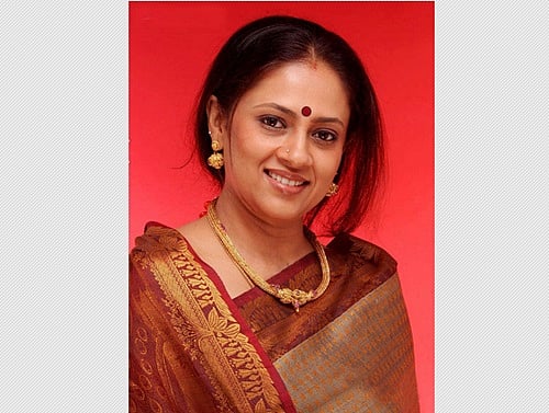 மீண்டும் கிண்டலா? விஜய் டிவி மீது நடிகை லட்சுமி ராமகிருஷ்ணன் கடும் தாக்கு! வழக்கு தொடர முடிவு! (வீடியோ)