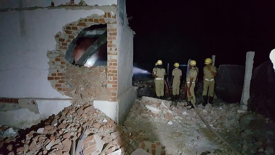 சாத்தூர் அருகே பட்டாசு ஆலையில் வெடி விபத்து ஒரு அறை தரைமட்டம்