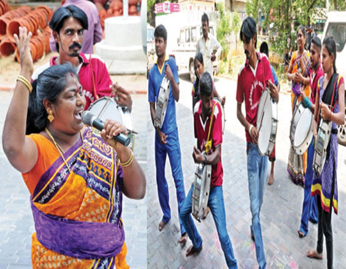 கிராமியக் கலைஞர்களுக்கு நல்ல வரவேற்பு!