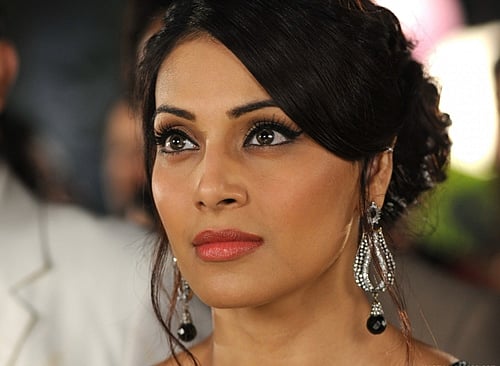 வைர நெக்லஸுடன் என்னை அணுகிய லெஸ்பியன்: பிபாசா பாசு  