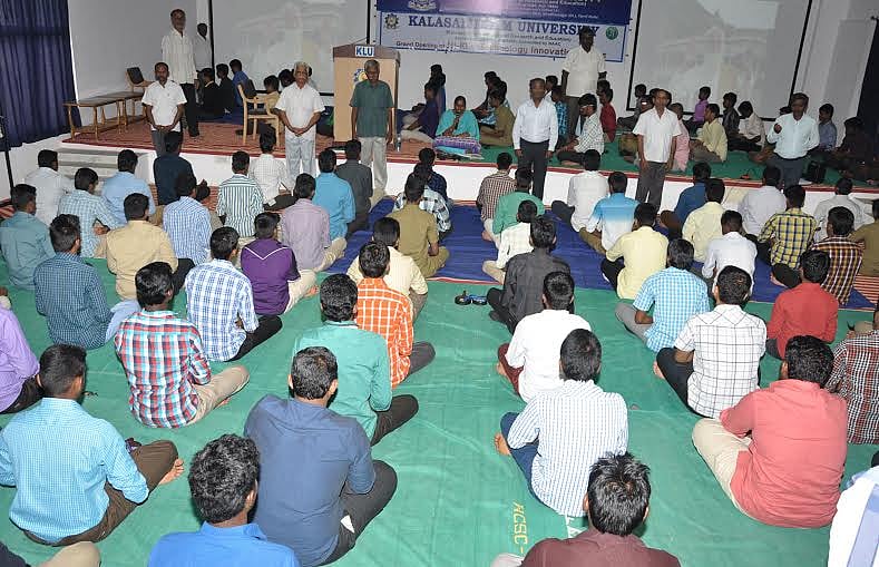 விருதுநகர் அருகே  இருசக்கர வாகனம் திருட முயன்ற இளைஞர் கைது 