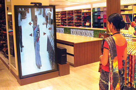 சேலையைத் தேர்ந்தெடுக்க ஒரு நிமிடம் போதும்!