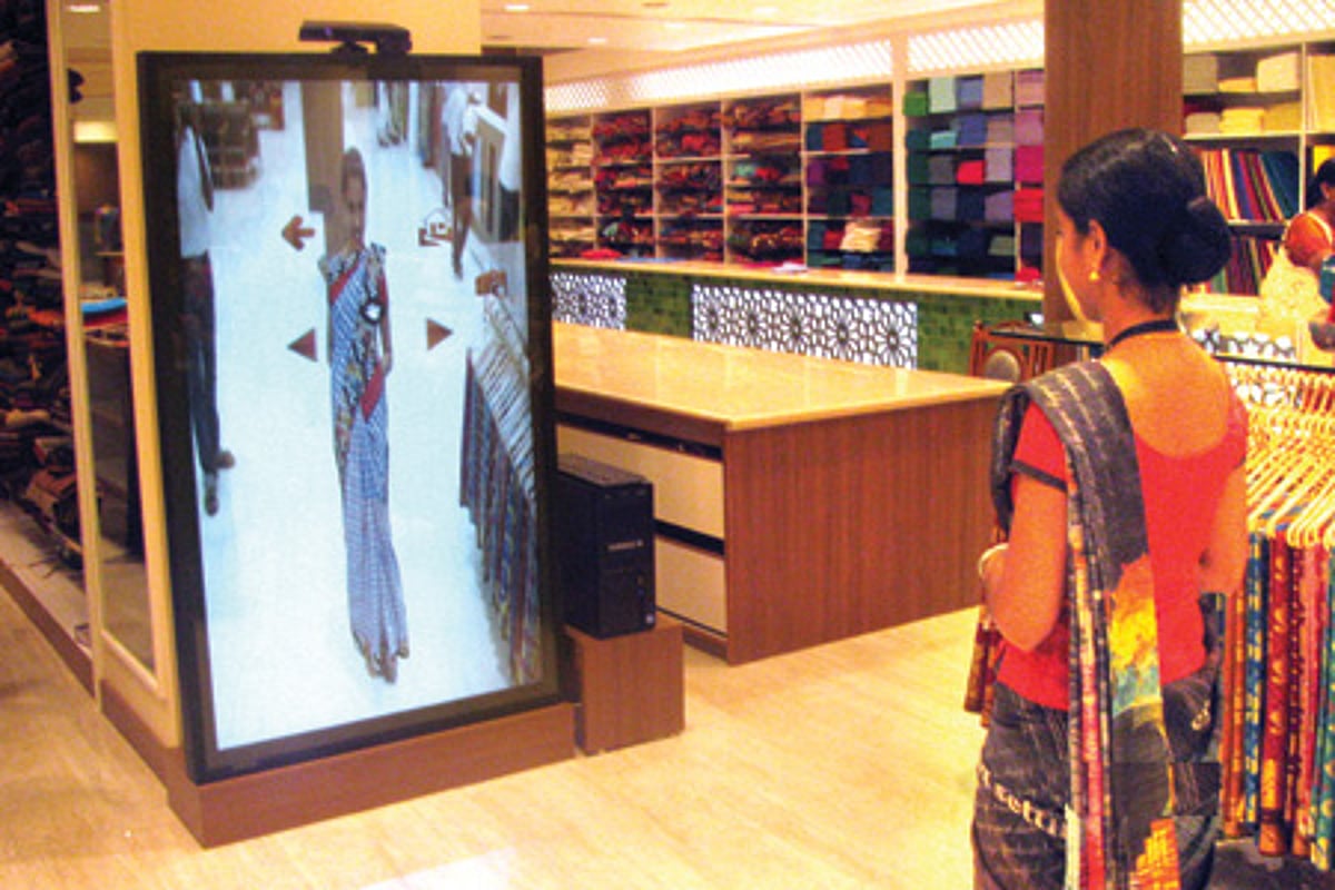 சேலையைத் தேர்ந்தெடுக்க ஒரு நிமிடம் போதும்!