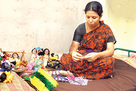 க்ரோஸாவில் கலைப் பொருட்கள்