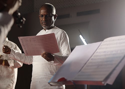 எவனோ ஒருவன் என் பெயரைச் சொல்லி பணம் வசூலித்து ஏமாற்றுகிறான்: இளையராஜா ஆவேசம்