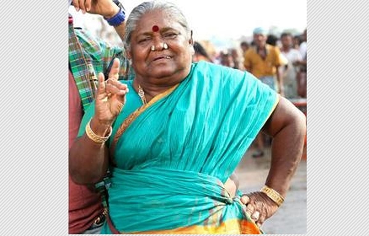 ஃபேஸ்புக் மூலமாக பரவை முனியம்மாவுக்கு நிதி திரட்டும் பத்திரிகையாளர்