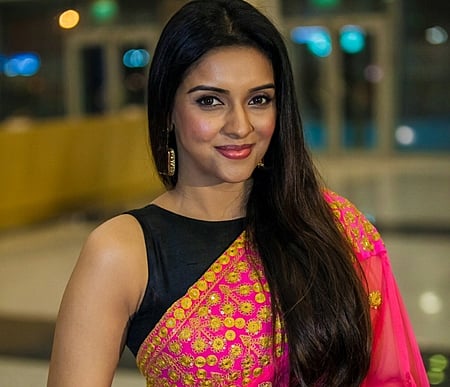 செல்போன் தொழிலதிபரைத் திருமணம் செய்கிறார் நடிகை அசின்! 