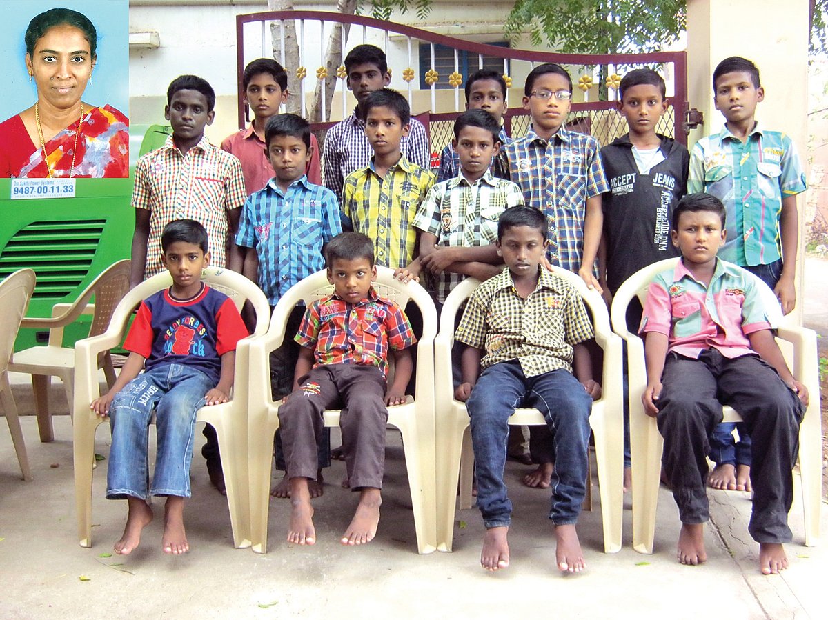 இலவசக் கல்வி வழங்க இணைந்த கரங்கள்! 