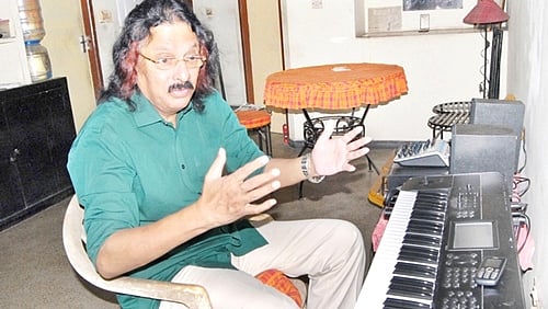 கீபோர்ட் இசைக்கலைஞர் விஜி மேனுவல் மரணம்