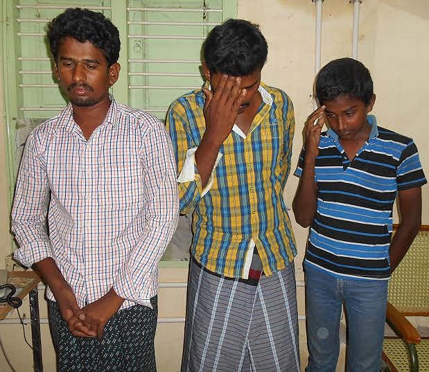 கற்றுக் கொடுத்த ஆசிரியை வீட்டிலே கொள்ளையடித்துவிட்டு ஆசீர்வாதம் பெற்றுச் சென்ற மூவர் கைது