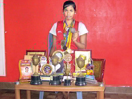 குத்துச் சண்டையில் பதக்கம் குவிக்கும் பள்ளி மாணவி!