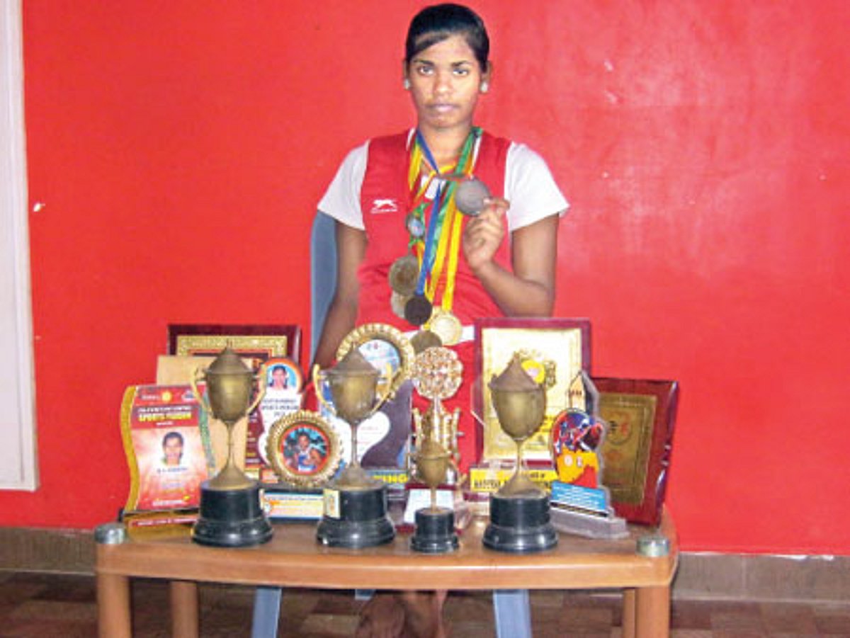 குத்துச் சண்டையில் பதக்கம் குவிக்கும் பள்ளி மாணவி!