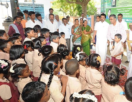 விருதுநகர் அருகே திறந்தவெளி கழிப்பிடம் இல்லாத ஊராட்சியாக மாற்றுவது குறித்த கிராமசபை கூட்டம்