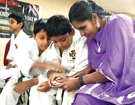 நோய்களைக் குணப்படுத்தும் "புஃட் ரிஃப்லக்ஸாலஜி'!